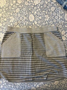 Jones New York Gray and White Striped Mini Skort